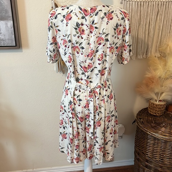 90’s Floral Print Romper by Styleworks/ Pleated Shorts/ Tie Backside/ Size 12 - Picture 5 of 8